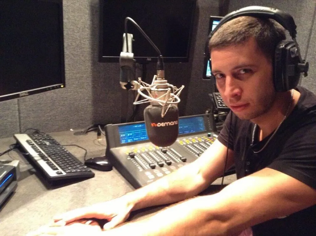 Elliot “Example” Gleave