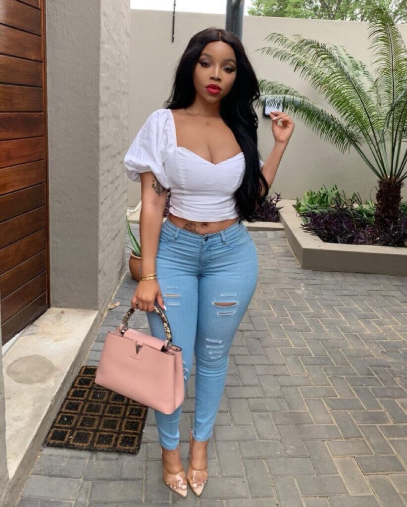 Watch: Faith Nketsi’s gets the perfect jawline