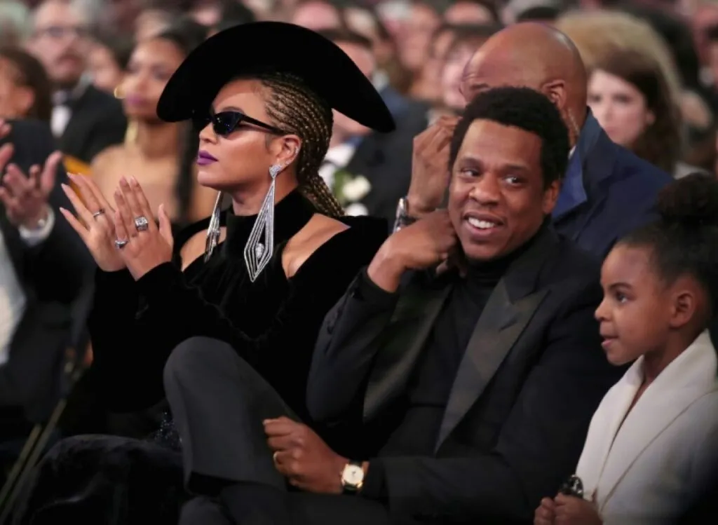 Solange whips Jay-Z behind