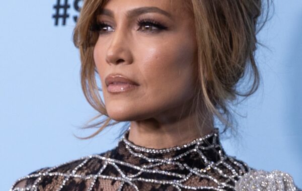 45 Year old J-Lo wants to be single (right now)