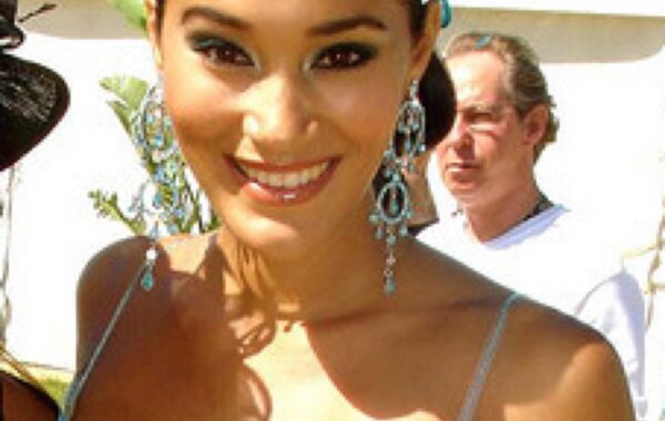 Twitter users threaten Jo-Ann Strauss over #PennySparrow