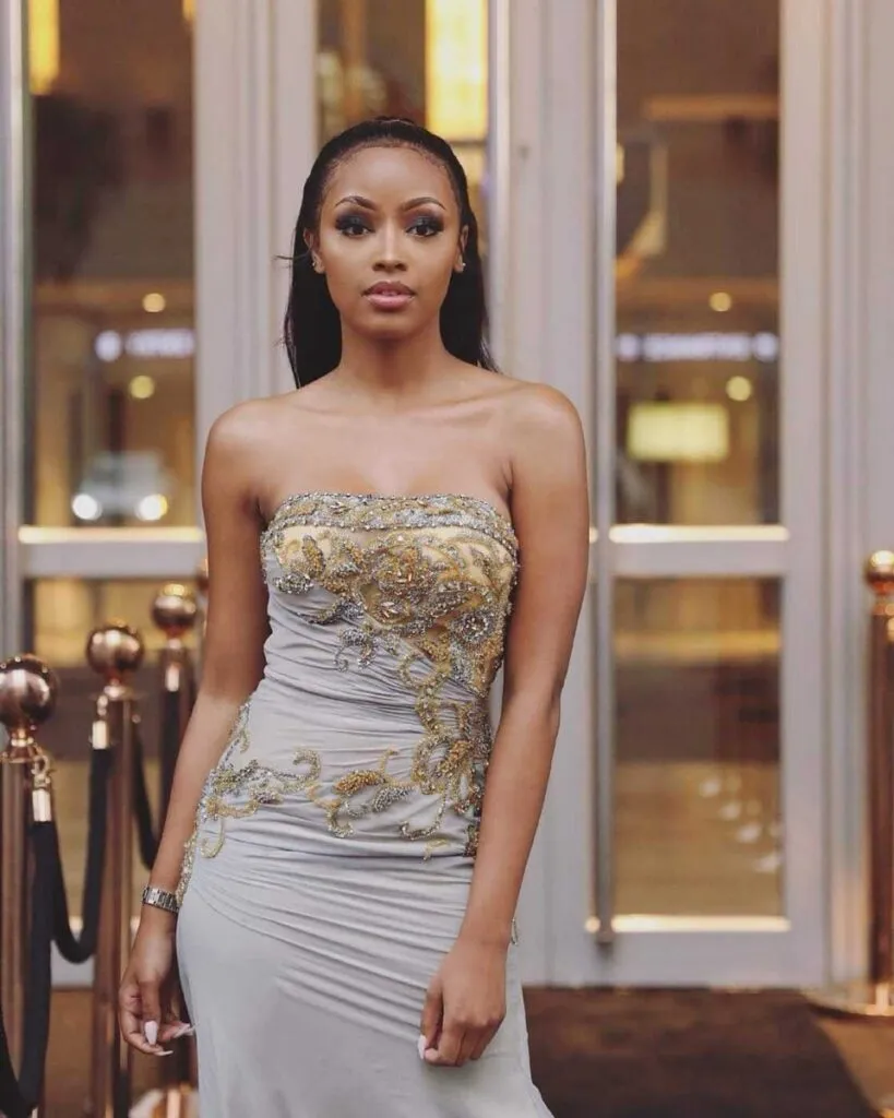 Kamo Modisakeng shows off her famous bae