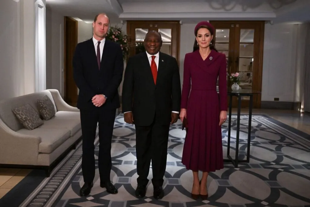 Royal Baby on the Way: Kate in 1st Stage of Labour!
