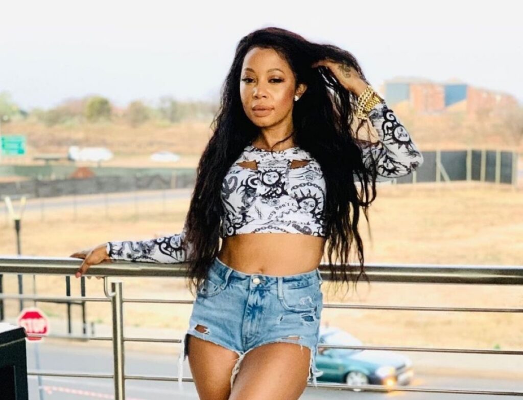 Kelly Khumalo now welcomed at Senzo’s funeral
