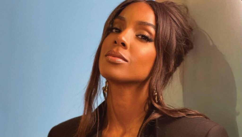 Kelly Rowland recruits fans for new video