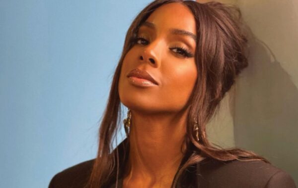 Kelly Rowland recruits fans for new video
