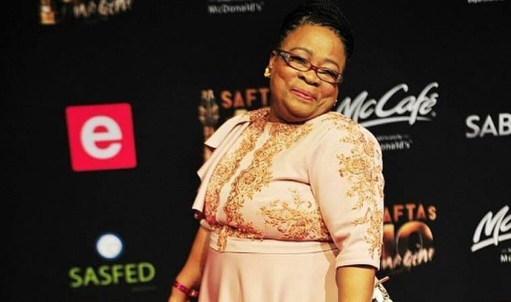 Lillian Dube: “I encourage men to suck those titties”