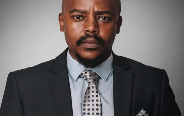Loyiso Joins E.TV Scandal?