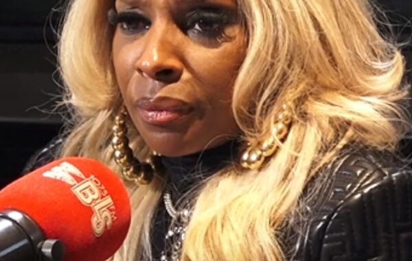 Mary J. Blige lands in Johannesburg