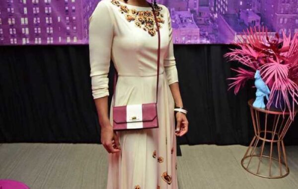 Fans rejoice as Noni Gasa returns to the limelight