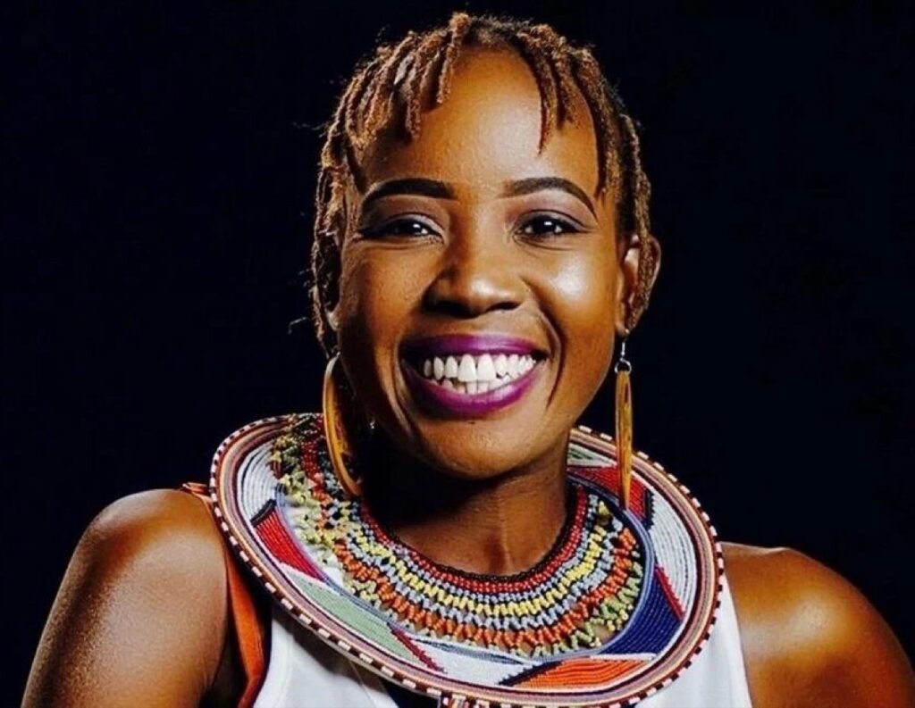 Ntsiki Goes Nude