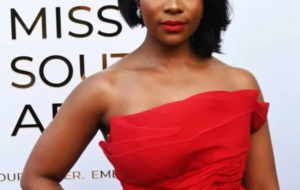 Pearl Modiadie Finally Shows Off Her Baby Bump