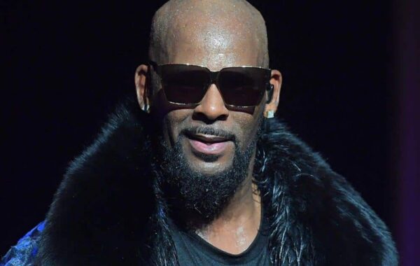 Watch: Durban street singer gets R.Kelly’s attention