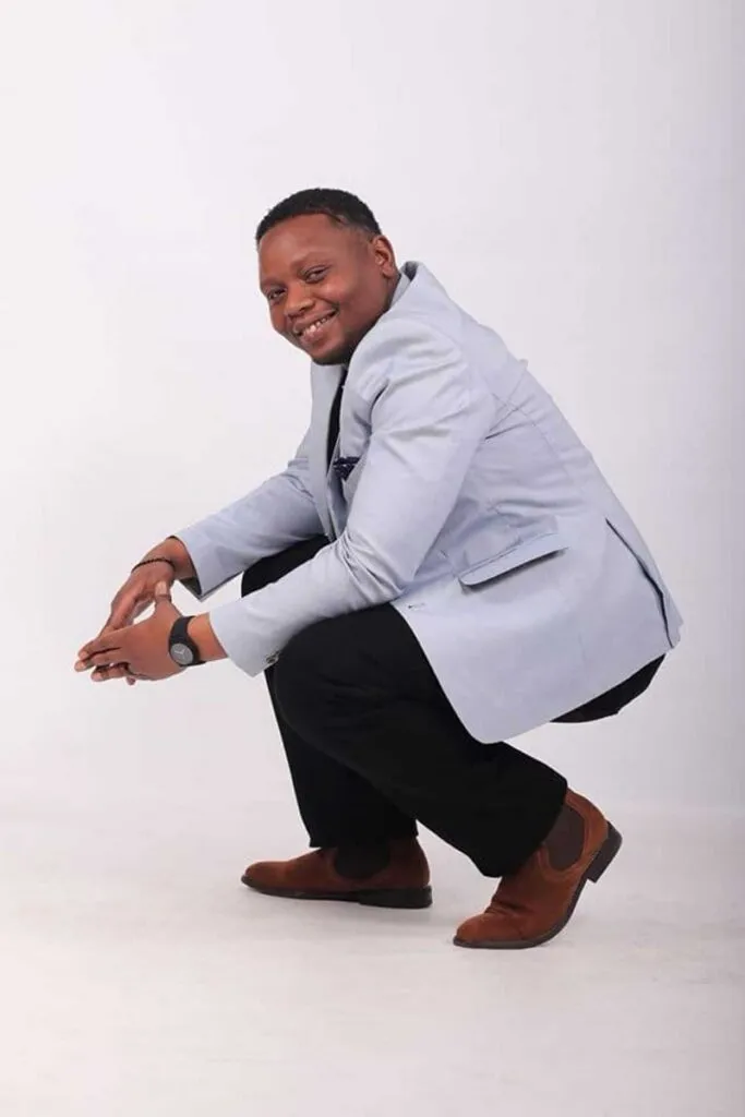Gospel singer chases burglars in his birthday suit