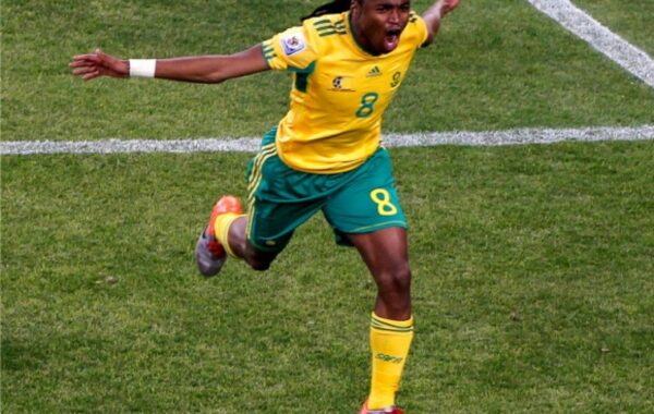 Siphiwe Tshabalala’s son marks ten months in style