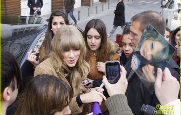 Taylor Swift Teams with Diet Coke