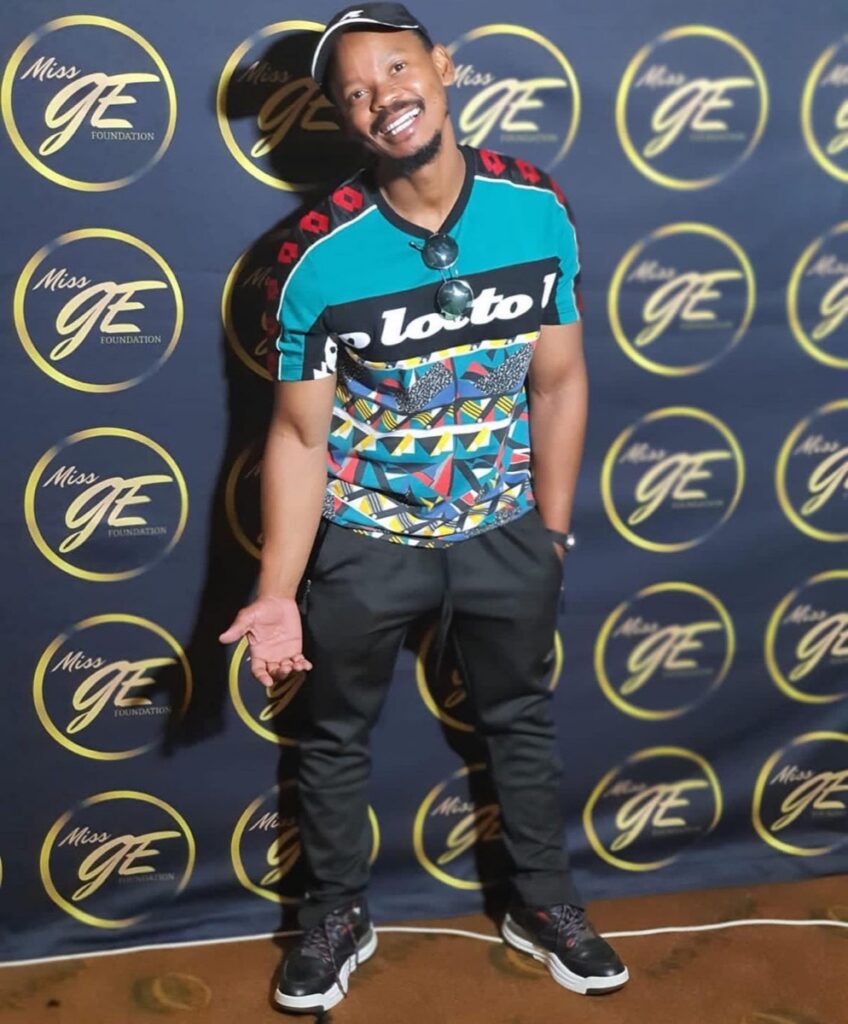 Tisetso and Lungelo Twerk For The Masses!