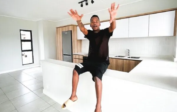 TNS Gifts His Baby Mama