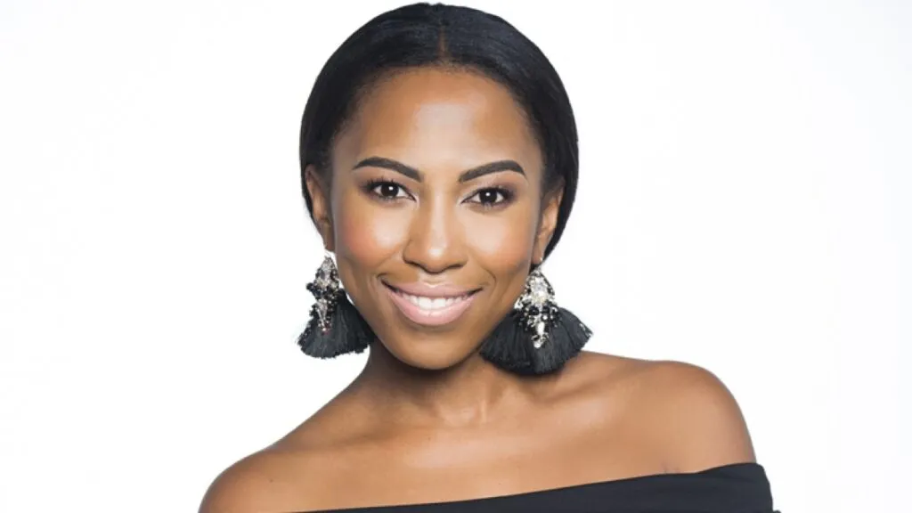 Tumi Voster Has A Bun In The Oven