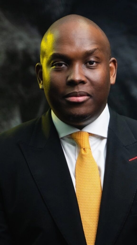 A Look At Sizwe Dhlomo And Vusi Thembekwayo’s Latest Twar