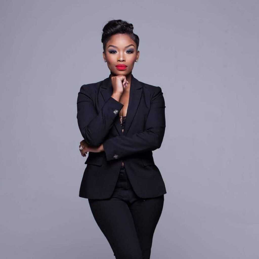 Zinhle Mabena and Robert Ngwenya go on baecay