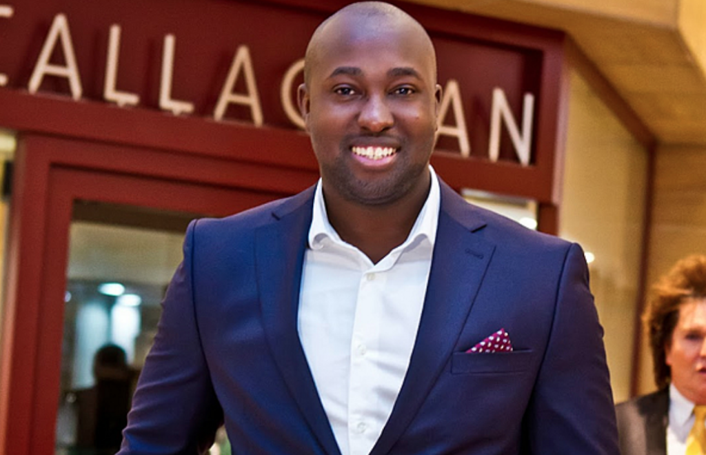 Social media reacts to drunk man sleeping on Simba Mhere’s grave