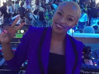 What’s Hot: DJ Zinhle’s “brave” new hairdo is a hit