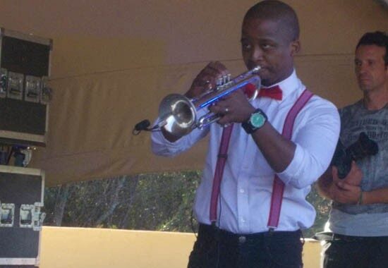 MiCaSa performs at the Gardens