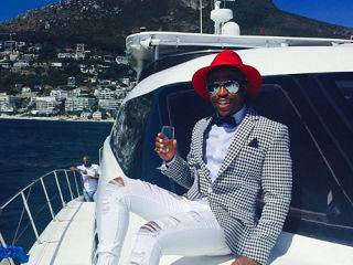 What’s Hot: Watch Somizi read the finance news