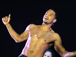 What’s Hot: Trey Songz gets the ladies all hot and bothered