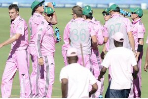 Proteas show their support…In pink!