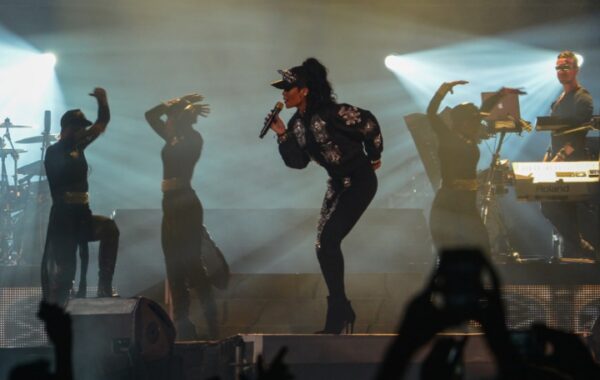Rihanna’s Diamonds Tour Lights up JHB