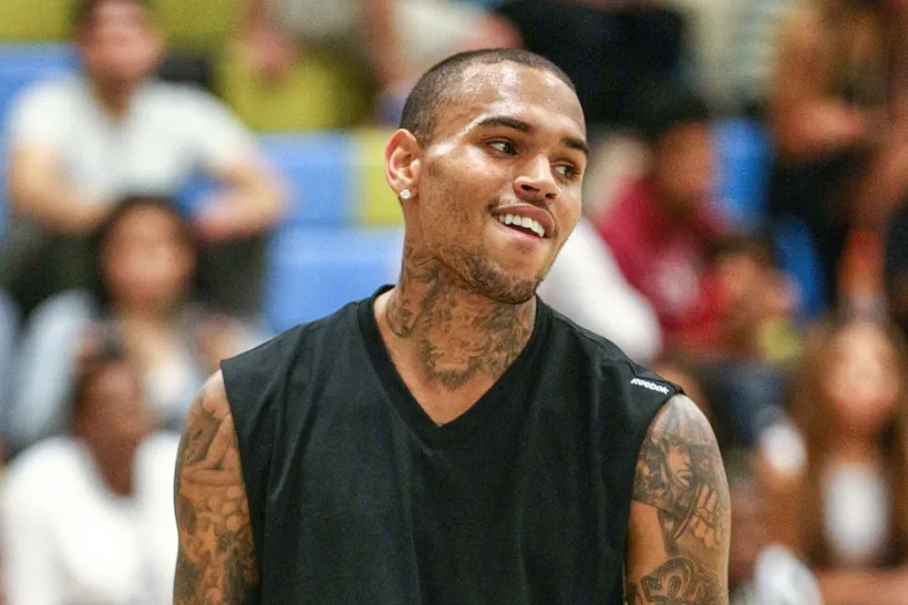Chris Brown Enters Rehab