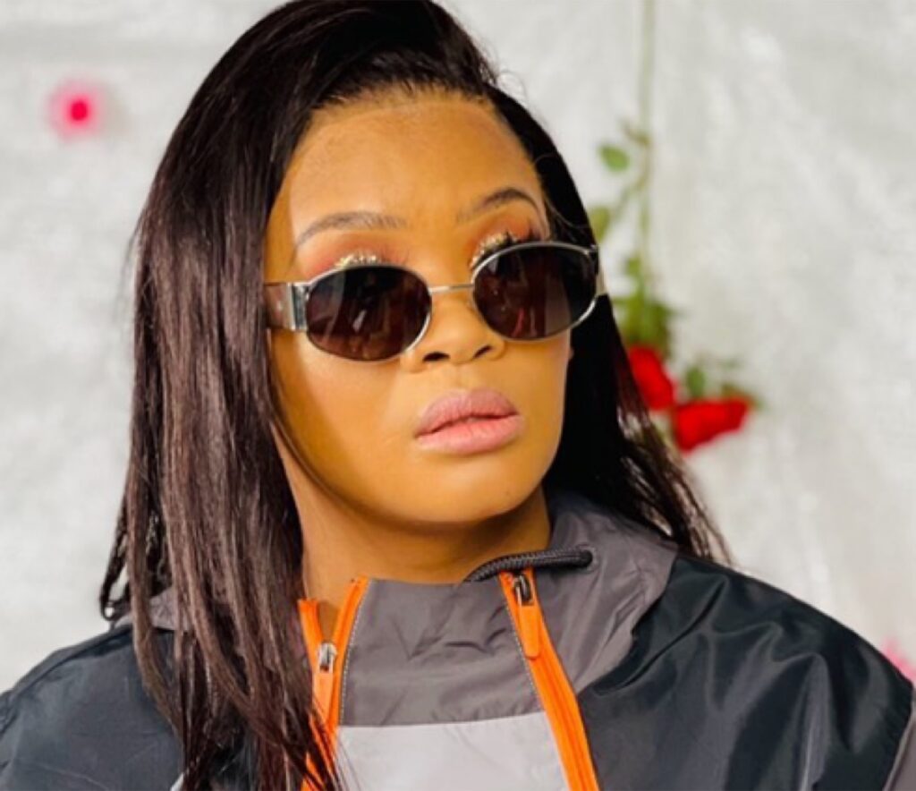 Lady Du Apologises After Passing Out