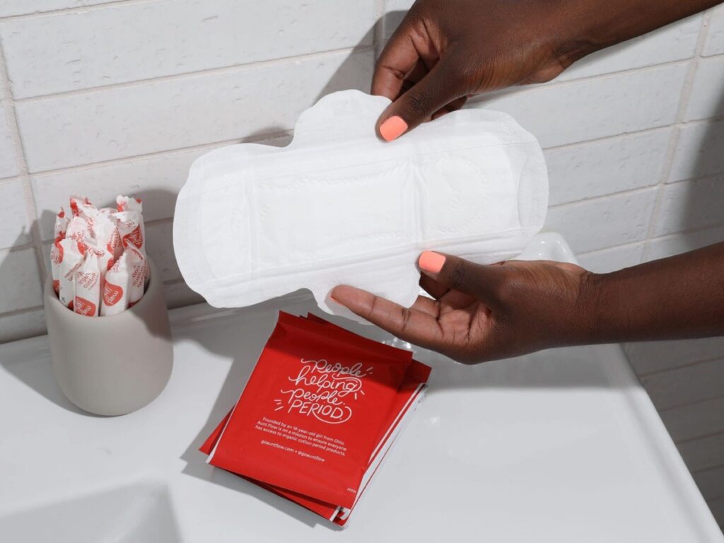 Mome Helps Struggling Girls With Pads During Pandemic