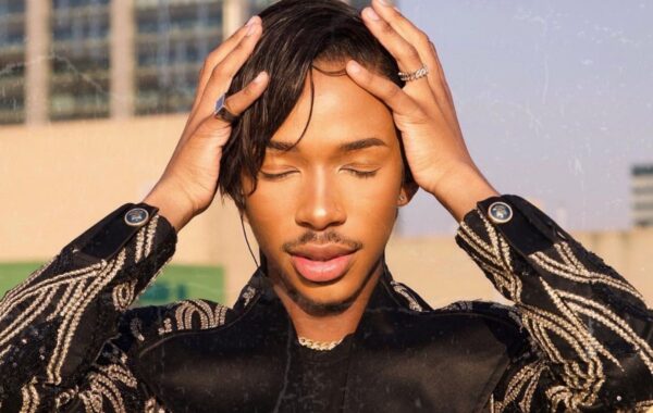Lasizwe Helps A Desperate Tweep With Grocery Money