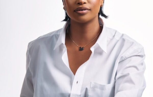 Zola Nombona Biography: Baby, Baby Daddy, Age, Education, Family, Boyfriend, Career, Awards & Nominations, Hairstyles, Brand Endorsements – Updated, 5th June 2020