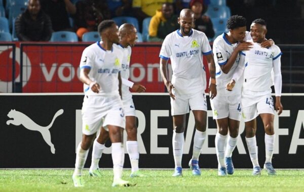 It’s a soccer affair on the Isidingo set