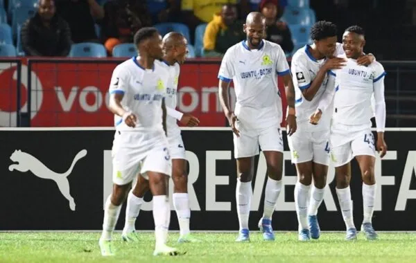 It’s a soccer affair on the Isidingo set