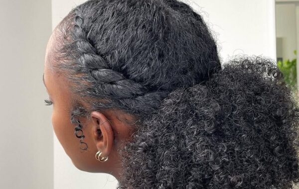 Celebrities that look amazing with natural hair