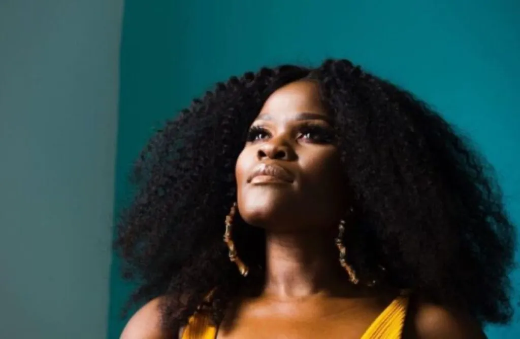 Mpumi Mzobe Survives A Car Accident
