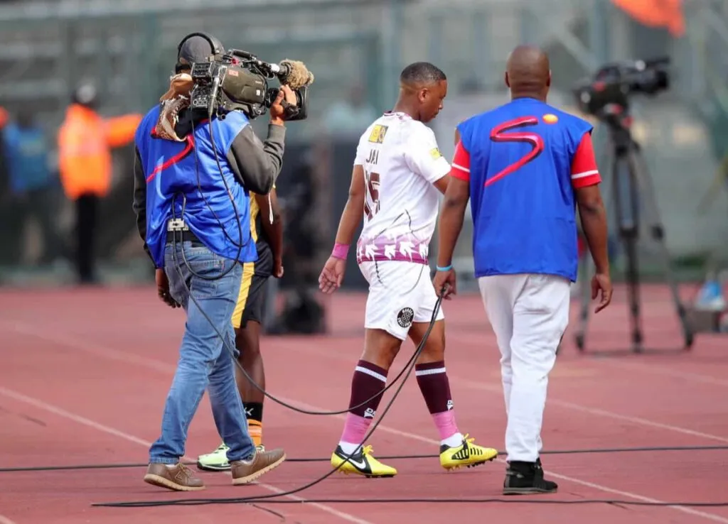 Andile Jali “perfectly fine” after accident; see pictures