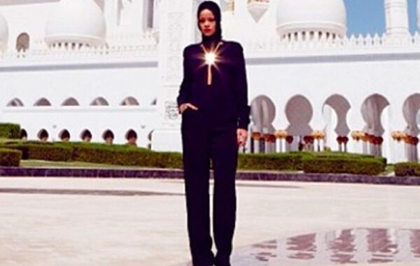 What’s Hot: Rihanna asked to leave mosque