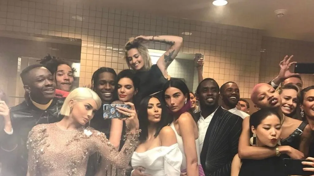 What’s Hot: Which South African celeb takes the best selfies?