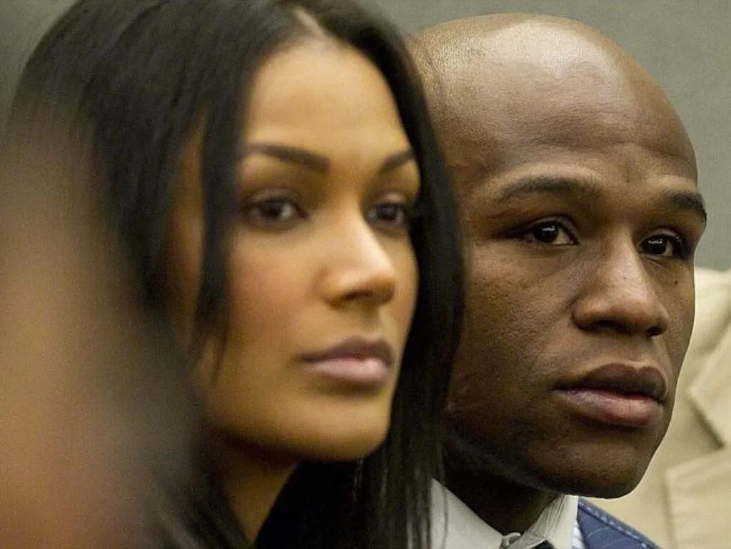 Floyd Mayweather accuses ex-girlfriend of killing his kids