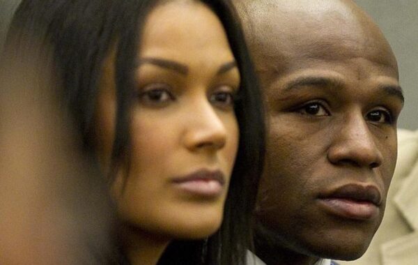Floyd Mayweather accuses ex-girlfriend of killing his kids