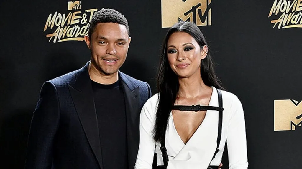 What’s Hot: Trevor Noah & his girlfriend’s first pic together