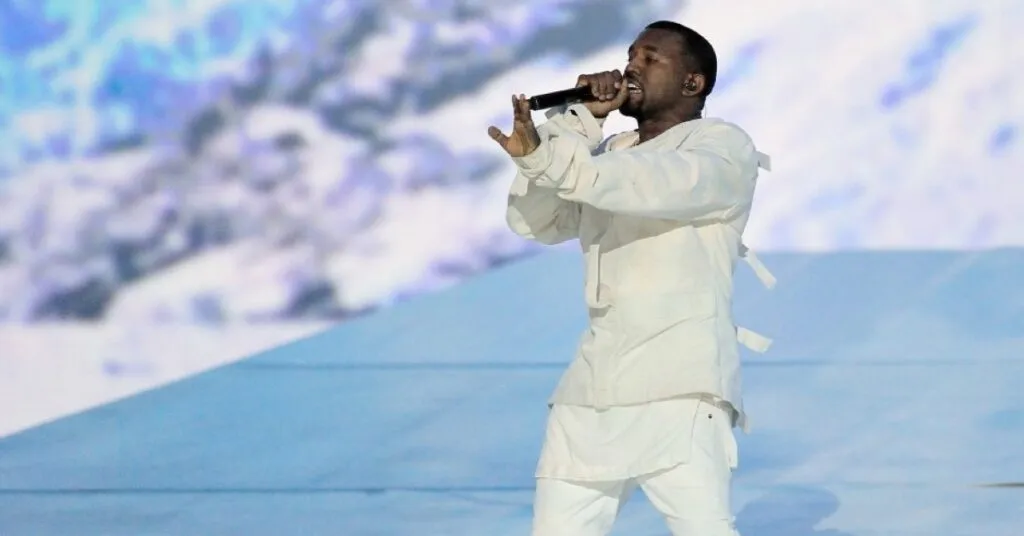 Kanye replaces Drake at Wireless Festival