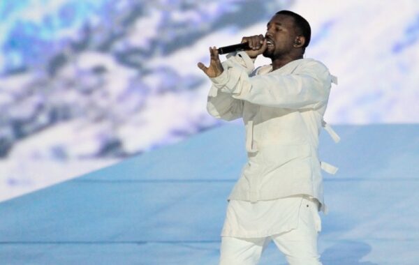 Kanye replaces Drake at Wireless Festival