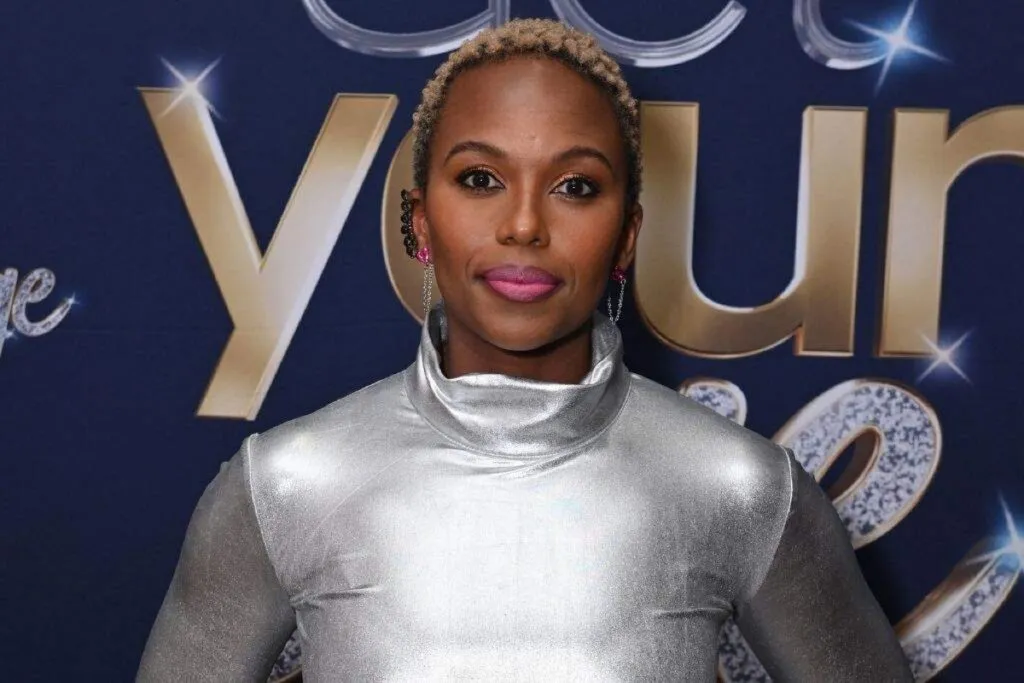 What’s Hot: Fikile won’t stop flaunting her Atandwa!